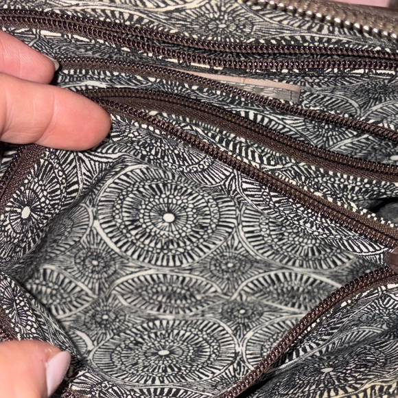 BRIGHTON FERRARA VELLA NOVA DOMED STUDDED BEECHWOOD CROSSBODY ORGANIZER BAG - Picture 14 of 16